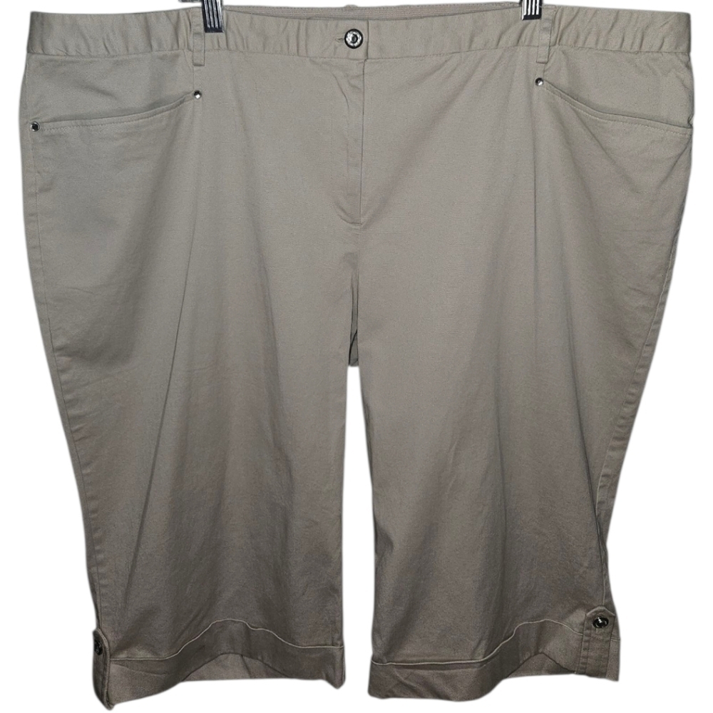 NWT JM Collection Comfort Waistband Gem Detailed Bermuda Shorts
